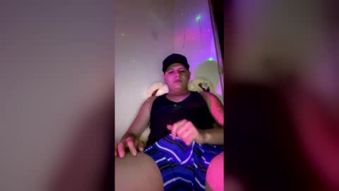Snapshot of sam544469 chatting on May 10, 7:02 am sam544469 online show from May 10, 7:02 am
