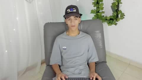 Snapshot of sam__cute chatting on January 25, 8:10 pm sam__cute online show from January 25, 8:10 pm