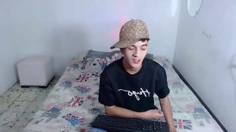 sam__cute online show from May 2, 2:05 am