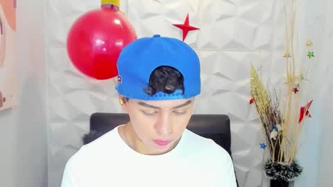 Sam online show from December 18, 1:06 pm