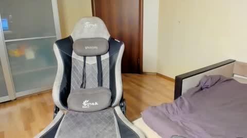 BACK IN 2 WEEKS online show from October 29, 10:00 pm