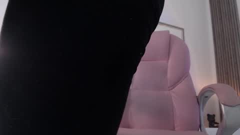 SAM MANSON online show from January 4, 12:05 pm