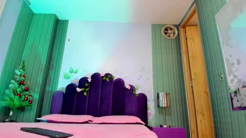 sam_naughty18 online show from December 18, 4:28 pm