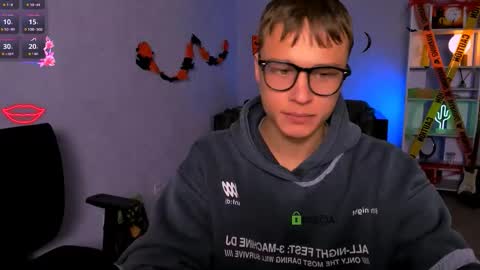 Sam online show from October 21, 7:36 pm