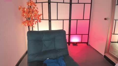 Sam online show from November 28, 1:14 pm