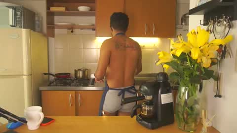 SAMUEL THOMPSON online show from June 3, 9:53 pm