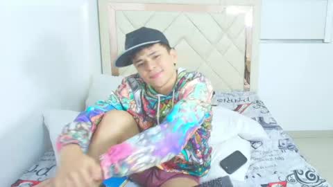 sam_tnt9 online show from June 9, 11:27 pm