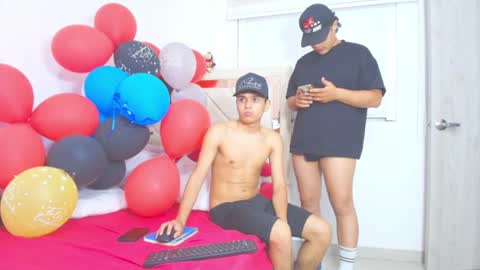 sam_tnt9 online show from June 21, 12:24 am