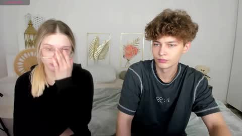 Snapshot of samanie_ chatting on October 17, 9:23 am Sam online show from October 17, 9:23 am