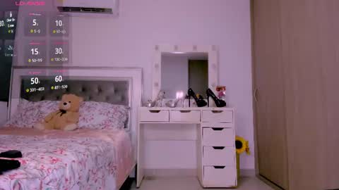 Snapshot of samanta_65 chatting on July 16, 3:12 am carolina online show from July 16, 3:12 am