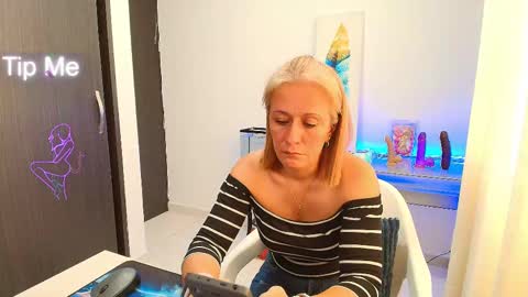 Samanta Stone online show from September 22, 10:01 pm