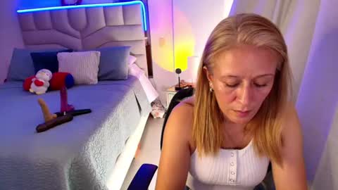 Samanta Stone online show from July 8, 4:44 pm
