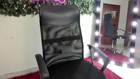 Snapshot of samantaortiz_ chatting on November 17, 7:19 pm samantaortiz_ online show from November 17, 7:19 pm