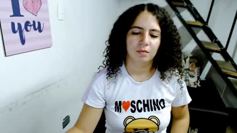 Snapshot of samantha2girl chatting on December 6, 12:56 am samantha online show from December 6, 12:56 am