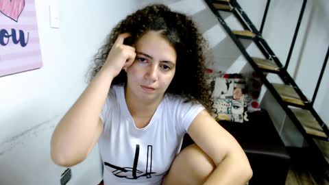 Snapshot of samantha2girl chatting on December 15, 2:08 am samantha online show from December 15, 2:08 am