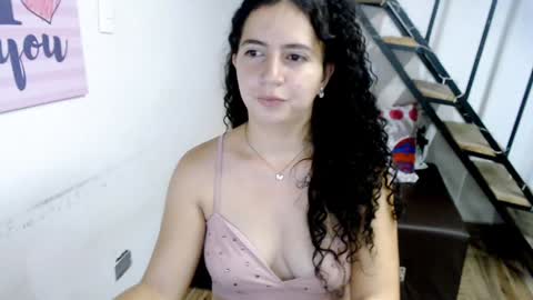 Snapshot of samantha2girl chatting on January 31, 1:43 am samantha online show from January 31, 1:43 am