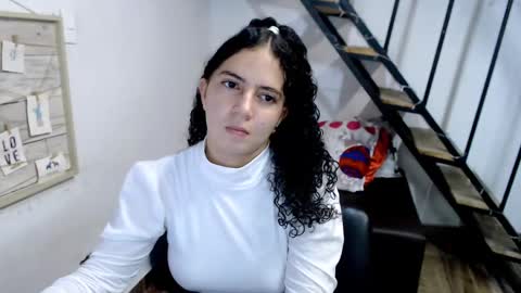 Snapshot of samantha2girl chatting on February 18, 9:09 pm samantha online show from February 18, 9:09 pm