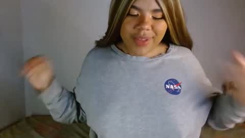 Snapshot of samantha_890 chatting on October 1, 10:27 pm samantha_890 online show from October 1, 10:27 pm