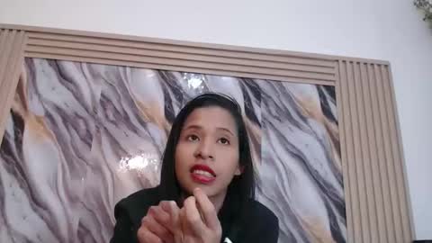 lizzy online show from December 3, 1:24 am