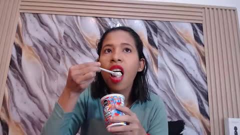 lizzy online show from January 14, 5:18 pm