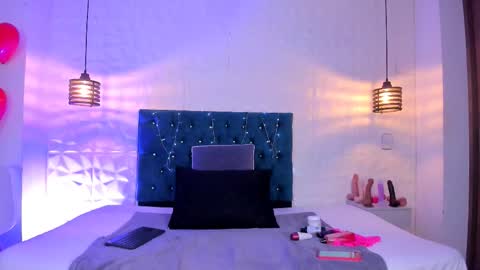 samantha_foxyy online show from February 27, 11:43 am