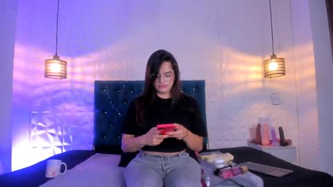 samantha_foxyy online show from April 7, 10:48 am