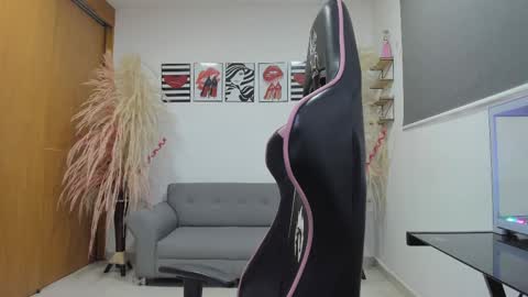 Samantha ga online show from February 18, 6:04 pm