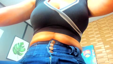 Snapshot of samantha_milfs chatting on January 17, 10:00 am samantha_milfs online show from January 17, 10:00 am