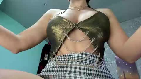 Snapshot of samantha_milfs chatting on February 14, 11:21 am samantha_milfs online show from February 14, 11:21 am