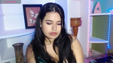 Snapshot of samantha_smiithh chatting on October 20, 6:30 pm samantha_smiithh online show from October 20, 6:30 pm