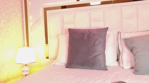 Snapshot of samanthaa_sm chatting on October 22, 11:32 am samanthaa_sm online show from October 22, 11:32 am