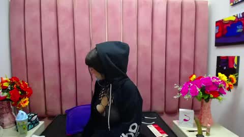 Samantha Smitth online show from December 7, 6:54 am