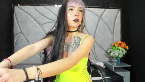 Samantha Smitth online show from April 9, 4:01 am