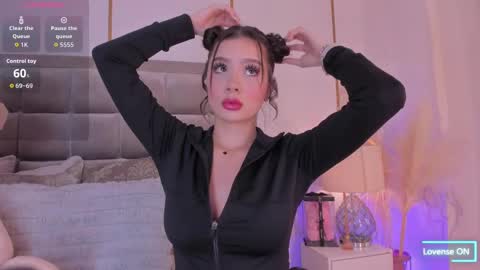   online show from October 7, 7:33 pm