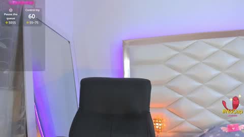 Snapshot of samanthaevans4 chatting on December 2, 11:07 pm Sweet Samantha online show from December 2, 11:07 pm