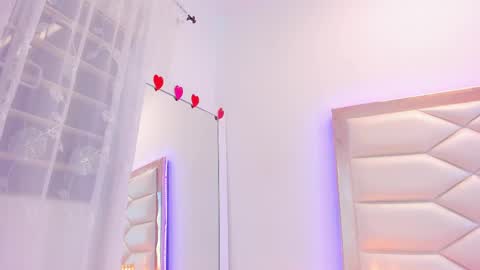 Snapshot of samanthaevans4 chatting on February 20, 2:18 am Sweet Samantha online show from February 20, 2:18 am