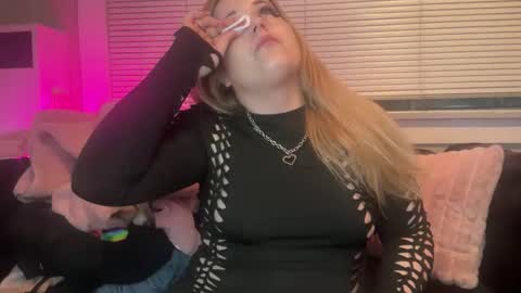 samanthafever online show from December 1, 2:49 am