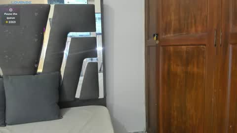 samanthahill_ online show from February 9, 9:08 pm