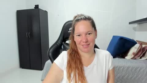 Snapshot of samanthaleon chatting on October 10, 12:42 am Samantha samy online show from October 10, 12:42 am