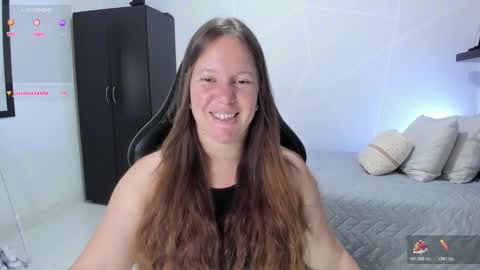 Snapshot of samanthaleon chatting on October 18, 10:54 pm Samantha samy online show from October 18, 10:54 pm