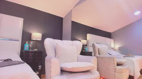 Snapshot of samanthamilf__ chatting on November 19, 8:20 pm Samanta online show from November 19, 8:20 pm