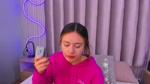 Alejandra  online show from November 6, 11:55 am