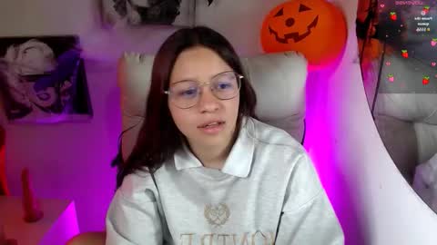 Snapshot of samantharoldan chatting on November 4, 3:00 pm Samantha online show from November 4, 3:00 pm
