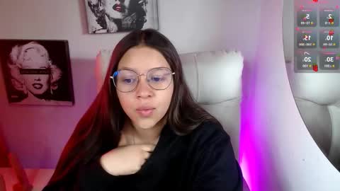 Snapshot of samantharoldan chatting on November 11, 3:01 pm Samantha online show from November 11, 3:01 pm