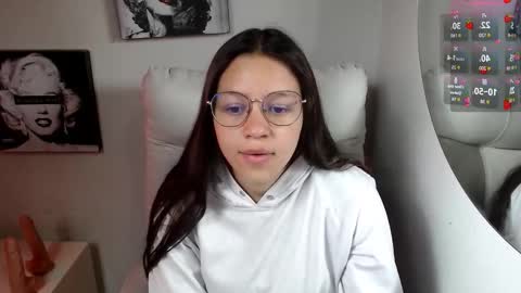 Snapshot of samantharoldan chatting on November 12, 2:39 pm Samantha online show from November 12, 2:39 pm