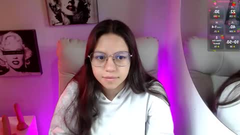 Snapshot of samantharoldan chatting on November 19, 2:06 pm Samantha online show from November 19, 2:06 pm