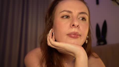 Snapshot of samanthavixen chatting on February 6, 8:13 pm Goddess Samantha Vixen online show from February 6, 8:13 pm