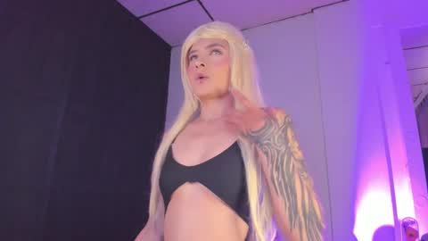 Sam online show from October 27, 9:30 pm