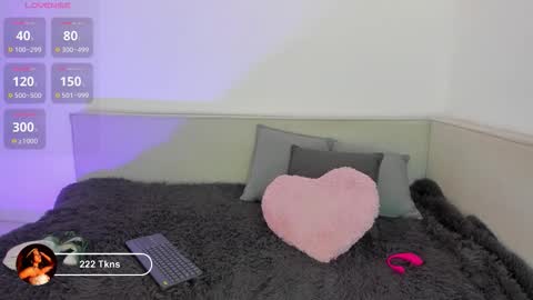 Snapshot of samara_hale chatting on January 17, 7:17 pm samara_hale online show from January 17, 7:17 pm