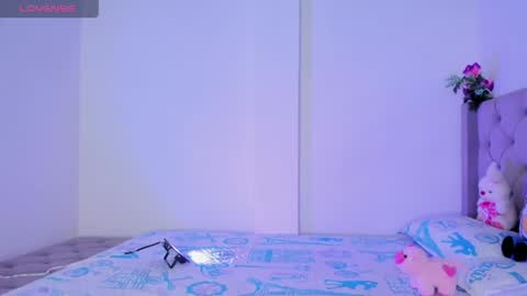 Snapshot of samara_jonnes_ chatting on April 9, 3:50 am Samara is my name a pleasure delighted that you are here leave your thumb up it is important to me online show from April 9, 3:50 am